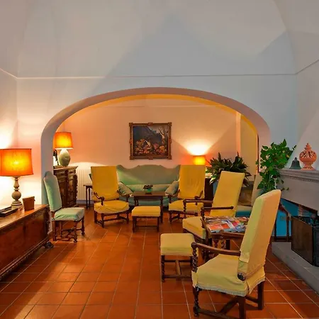 Caterola 5 Apartment Capri